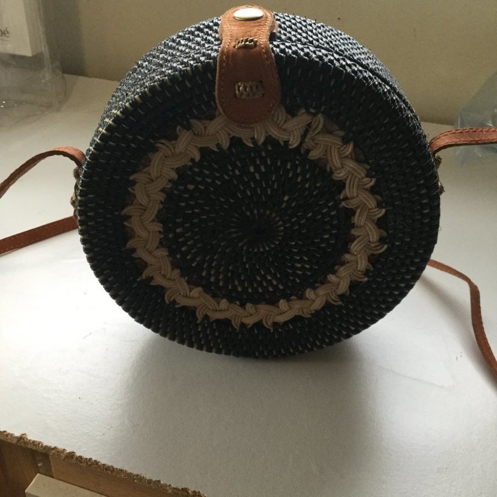 Amerii wicker round purse with dust bag
